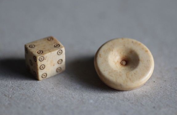 Board game pieces found in settlement built on Roman military fort